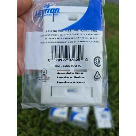 QTY 11 Leviton 42080-4WS QuickPort Wallplate with Id Window, Single Gang, 4-Port - Picture 8 of 16